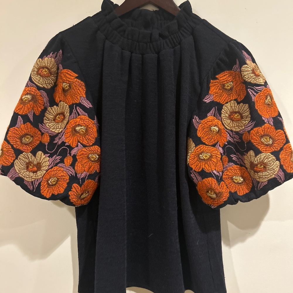 THML Puffer Sleeve Top - Picture 1 of 3